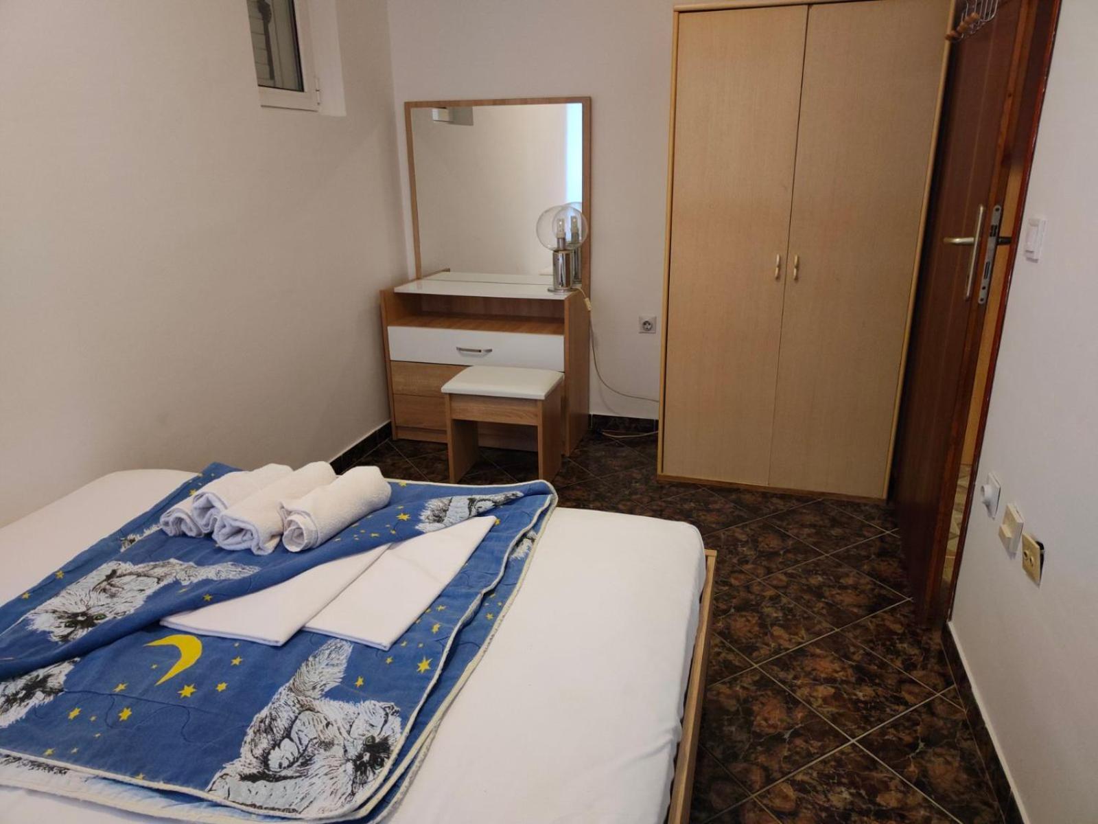 Apartments Drobni Pijesak Petrovac Quarto foto